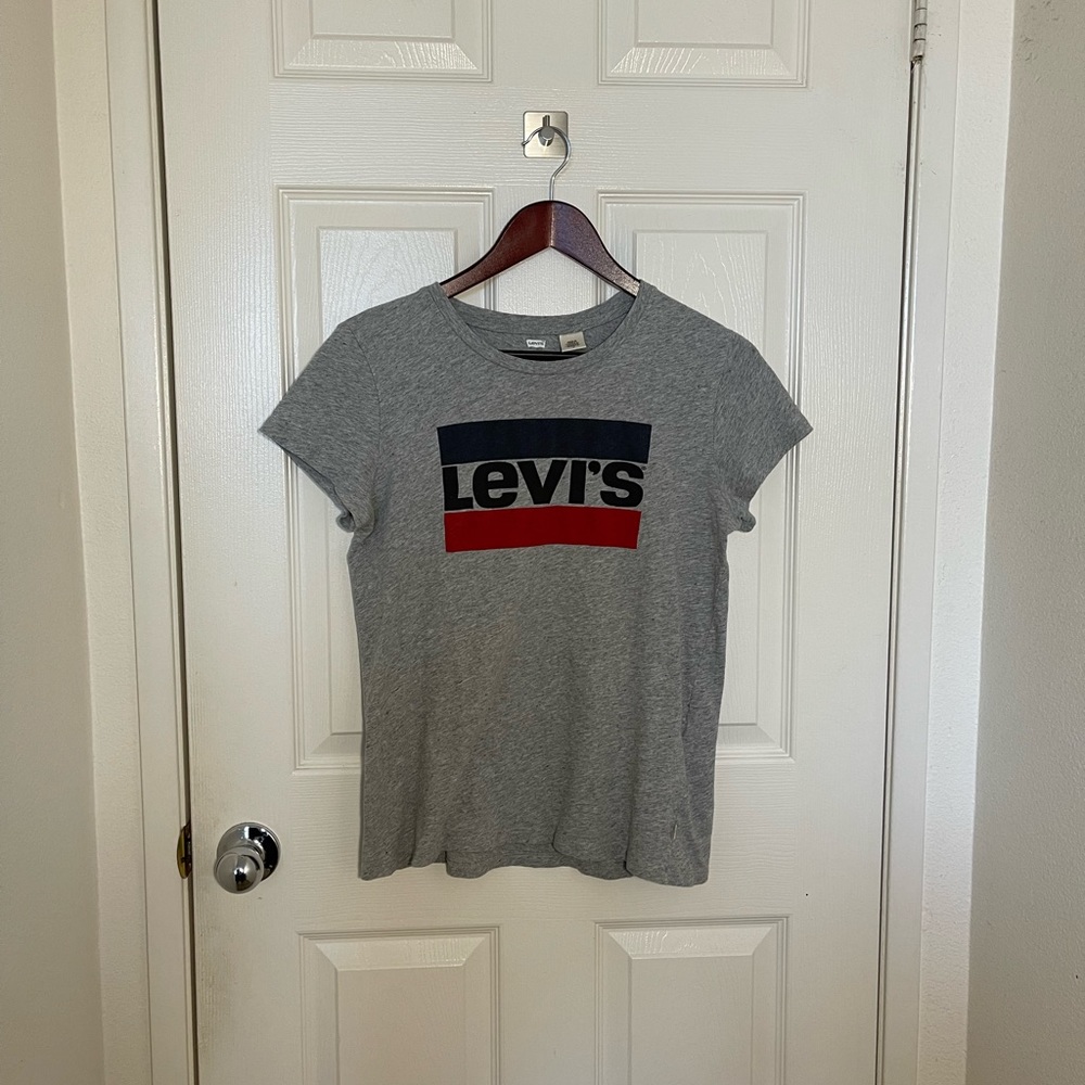 Levi’s Tee